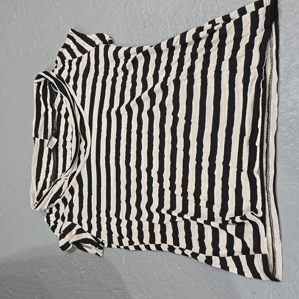 ❤️3 For 20... Bundle And Save❤THX striped cap sleeve top size L